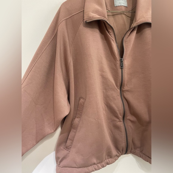 YPB by Abercrombie neoKNIT Cinched Full-Zip Hoodie | Cropped Neutral Athleisure - Picture 4 of 9